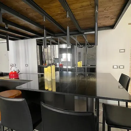 Monti Art Loft דירה